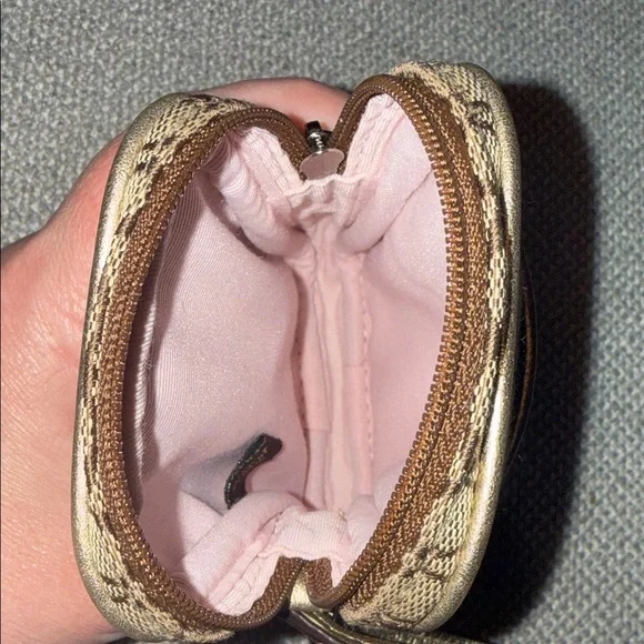 Coach Signature Tan Monogram Wristlet camera case metallic - Picture 7 of 9